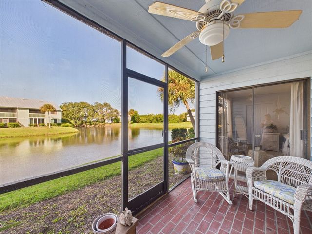 5730 Pelican Pointe Drive 2, Sebastian, FL 32958