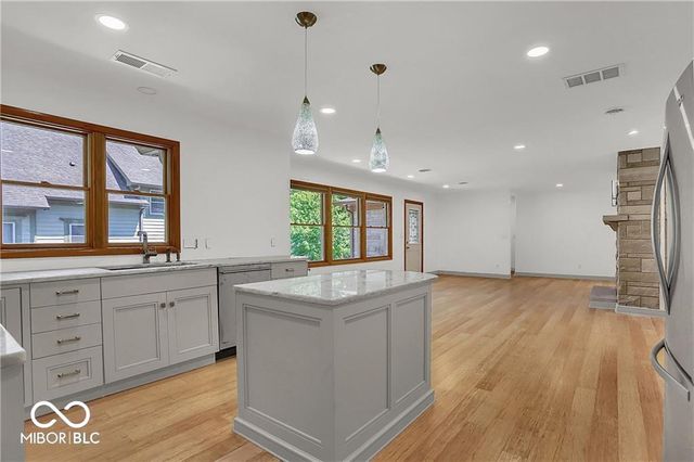 760 W Pine Street, Zionsville, IN 46077