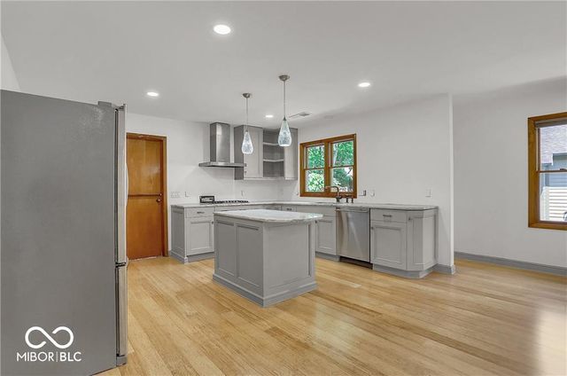 760 W Pine Street, Zionsville, IN 46077