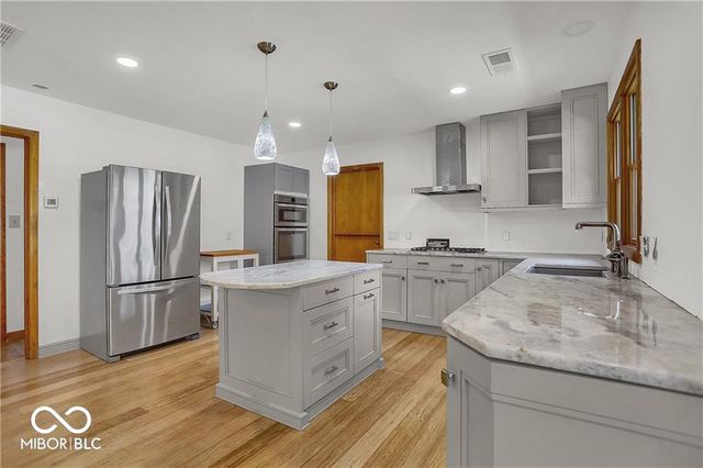 760 W Pine Street, Zionsville, IN 46077
