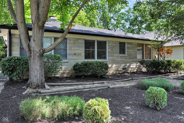 760 W Pine Street, Zionsville, IN 46077