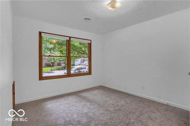 760 W Pine Street, Zionsville, IN 46077