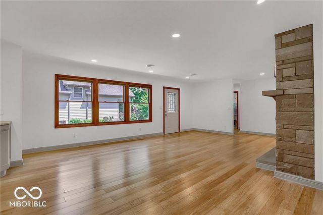 760 W Pine Street, Zionsville, IN 46077