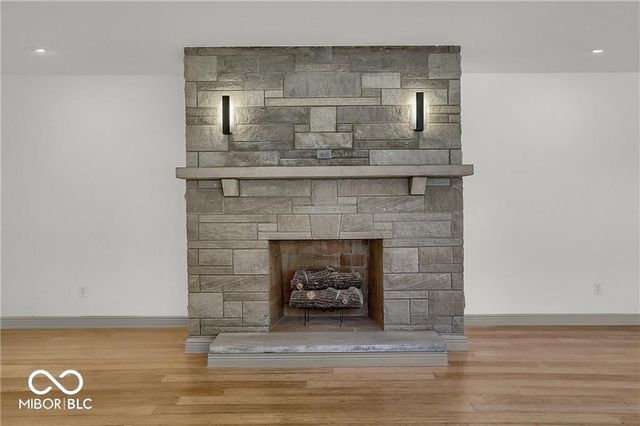 760 W Pine Street, Zionsville, IN 46077