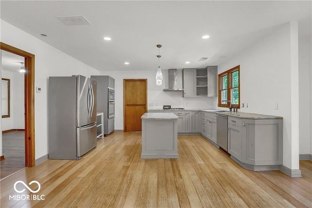 760 W Pine Street, Zionsville, IN 46077