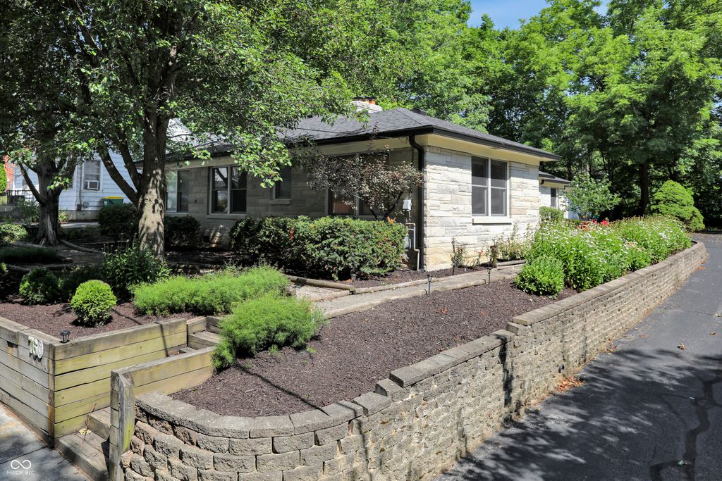 760 W Pine Street, Zionsville, IN 46077