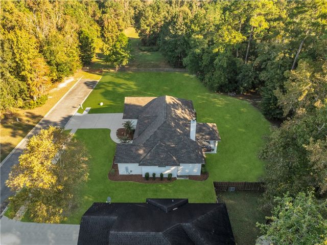 292 Country Walk Circle, Brunswick, GA 31525