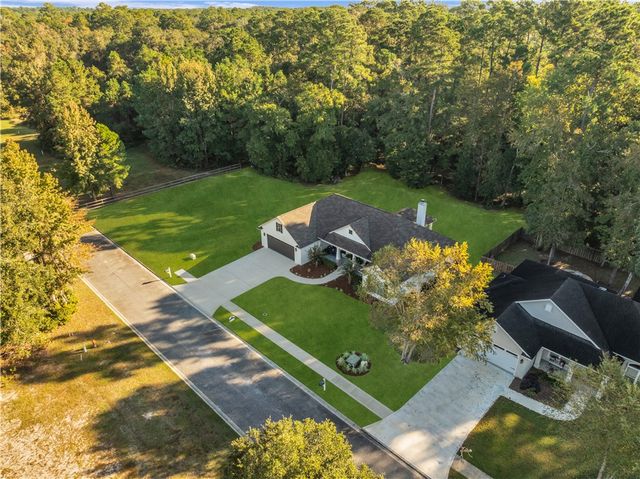 292 Country Walk Circle, Brunswick, GA 31525