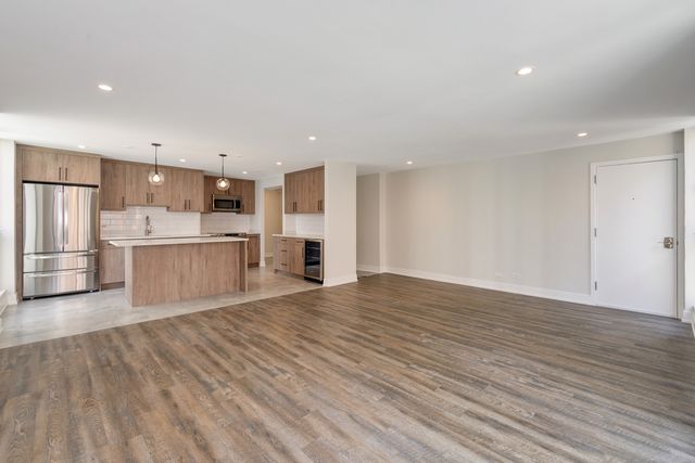 227 E Walton Place 12W, Chicago, IL 60611