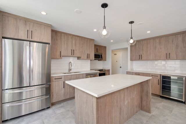 227 E Walton Place 12W, Chicago, IL 60611