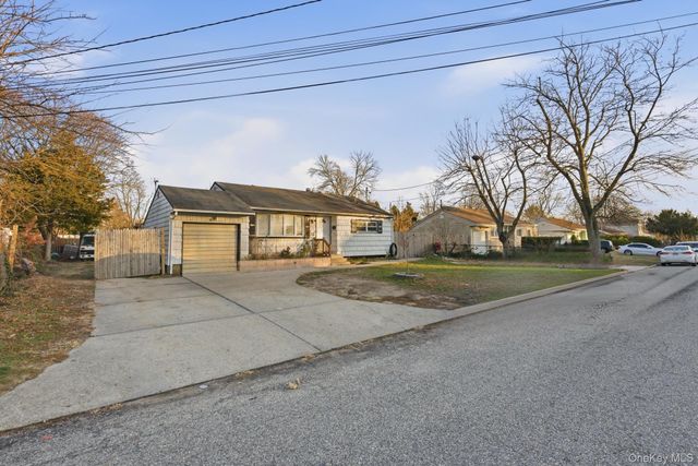 103 Timberline Drive, Brentwood, NY 11717