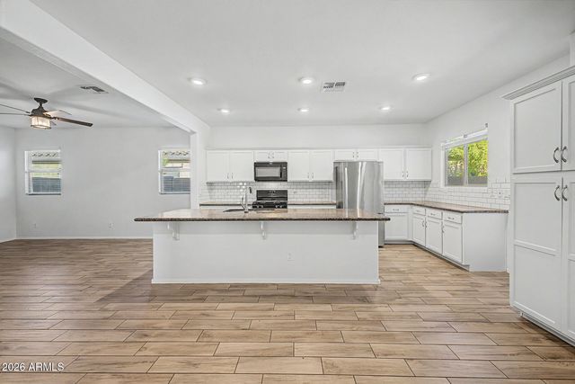 17155 W SELDON Lane, Waddell, AZ 85355