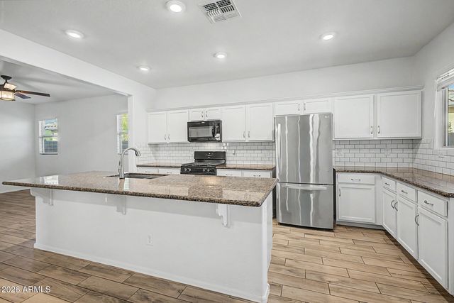 17155 W SELDON Lane, Waddell, AZ 85355