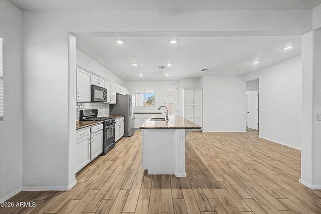 17155 W SELDON Lane, Waddell, AZ 85355