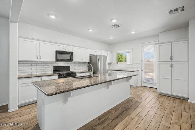 17155 W SELDON Lane, Waddell, AZ 85355