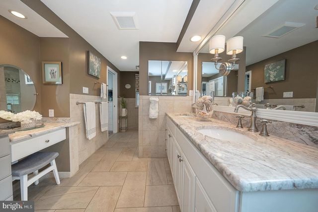 495 WINSTON WAY WAY, Berwyn, PA 19312