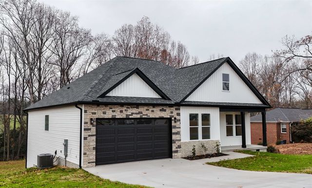 77 Carolina Oaks Drive, Chesnee, SC 29323