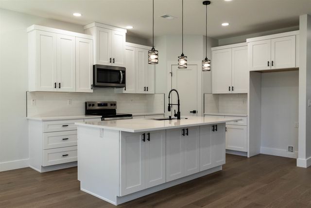 77 Carolina Oaks Drive, Chesnee, SC 29323