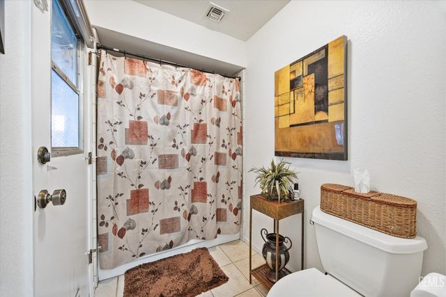 9408 Nickam Court, Bakersfield, CA 93311