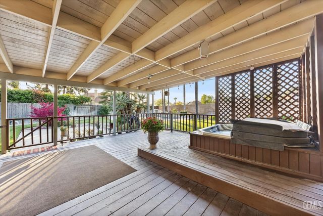 9408 Nickam Court, Bakersfield, CA 93311