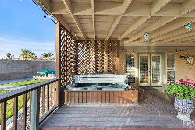 9408 Nickam Court, Bakersfield, CA 93311