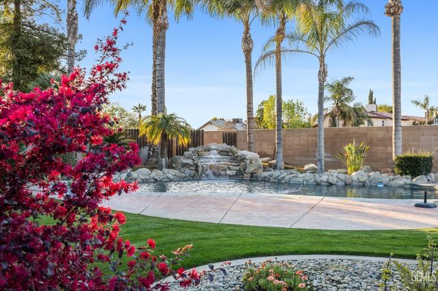 9408 Nickam Court, Bakersfield, CA 93311