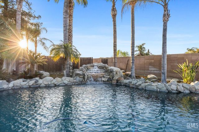 9408 Nickam Court, Bakersfield, CA 93311