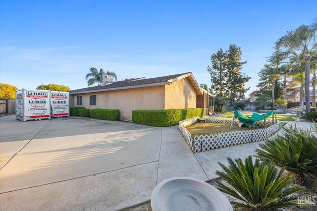 9408 Nickam Court, Bakersfield, CA 93311