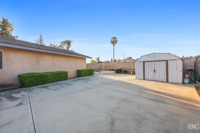 9408 Nickam Court, Bakersfield, CA 93311