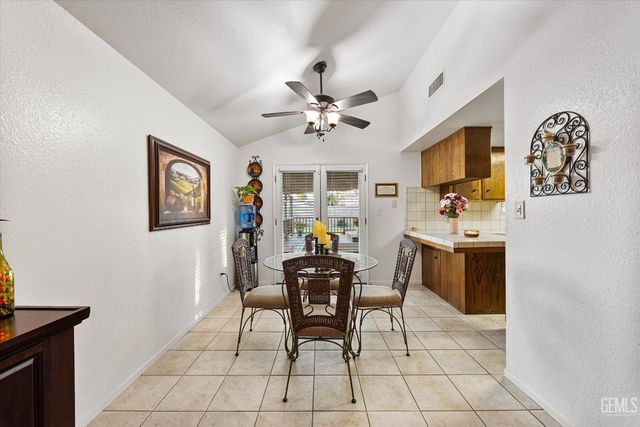 9408 Nickam Court, Bakersfield, CA 93311