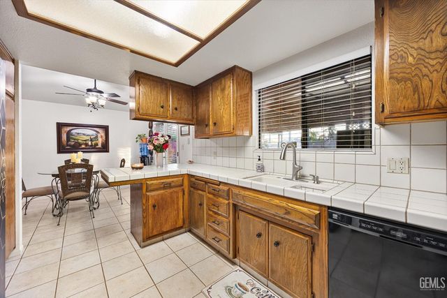 9408 Nickam Court, Bakersfield, CA 93311