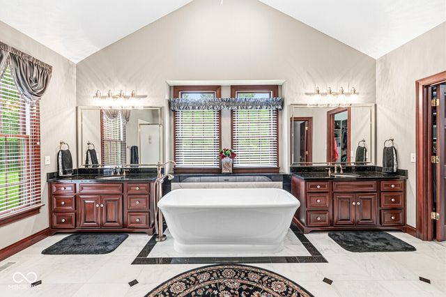 4480 W 121st Street, Zionsville, IN 46077