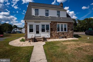 225 CLAREMONT AVE, Tamaqua, PA 18252