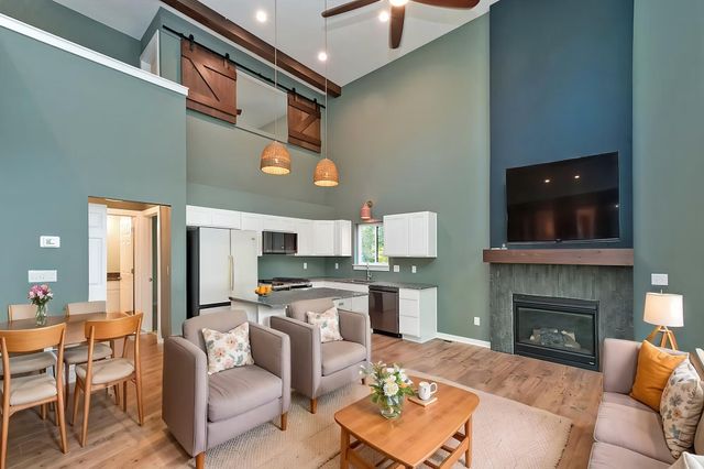 10370 heatherlawn Court, Somerset, MI 49281