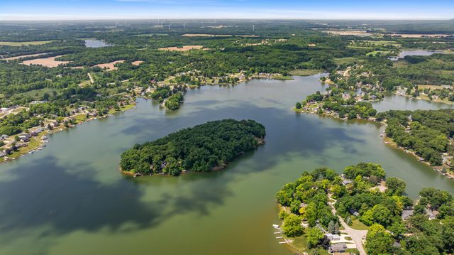 10370 heatherlawn Court, Somerset, MI 49281