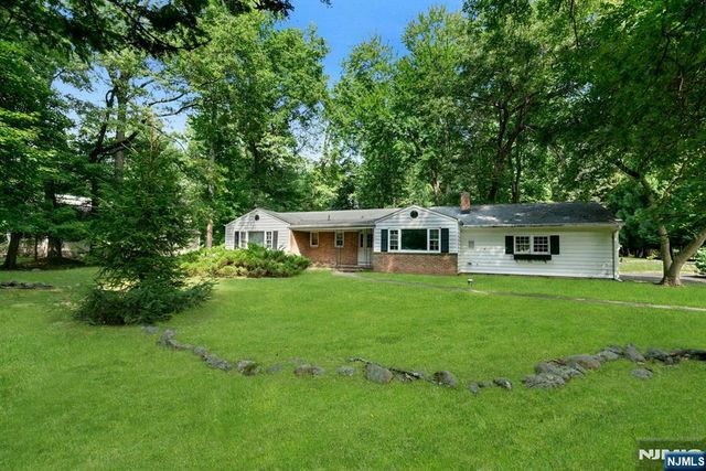 15 Pinehill Drive, Upper Saddle River, NJ 07458