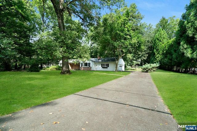 15 Pinehill Drive, Upper Saddle River, NJ 07458