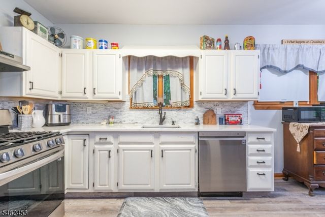 59 Voorhis Pl, Ringwood Boro, NJ 07456