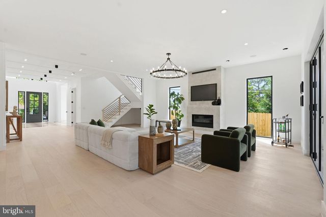 3126 WESTLEY RD, Falls Church, VA 22042