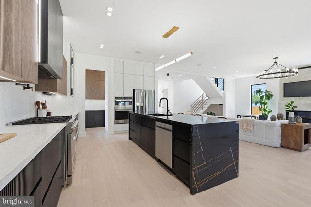 3126 WESTLEY RD, Falls Church, VA 22042