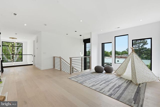 3126 WESTLEY RD, Falls Church, VA 22042