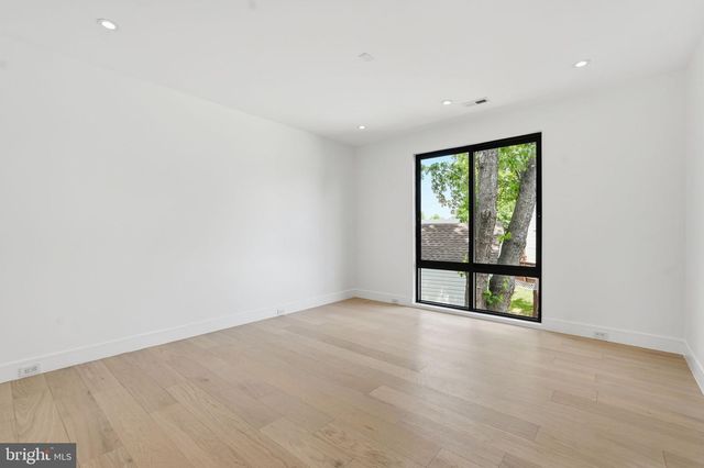 3126 WESTLEY RD, Falls Church, VA 22042