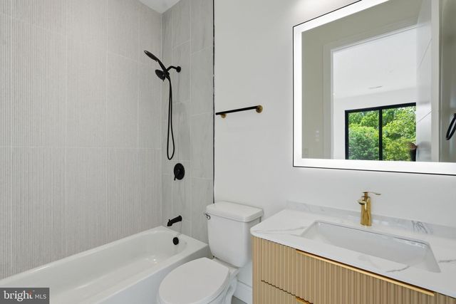 3126 WESTLEY RD, Falls Church, VA 22042