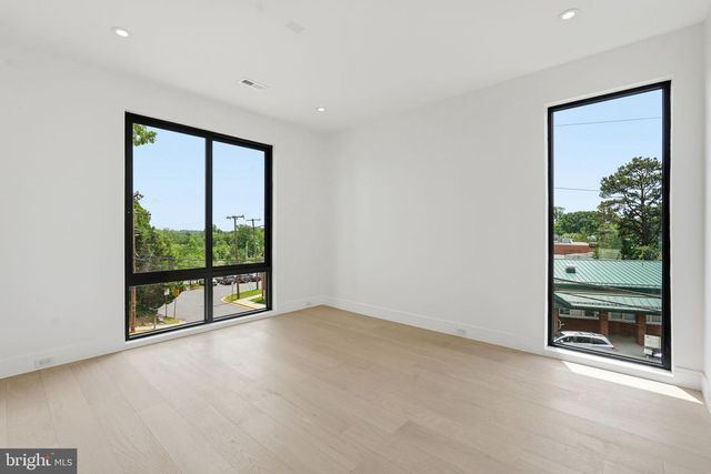 3126 WESTLEY RD, Falls Church, VA 22042