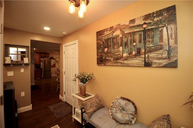 16 Cullens Run, Pittsford, NY 14534