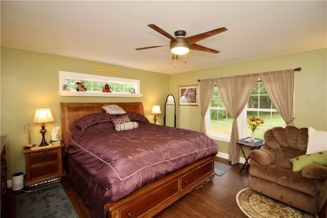 16 Cullens Run, Pittsford, NY 14534