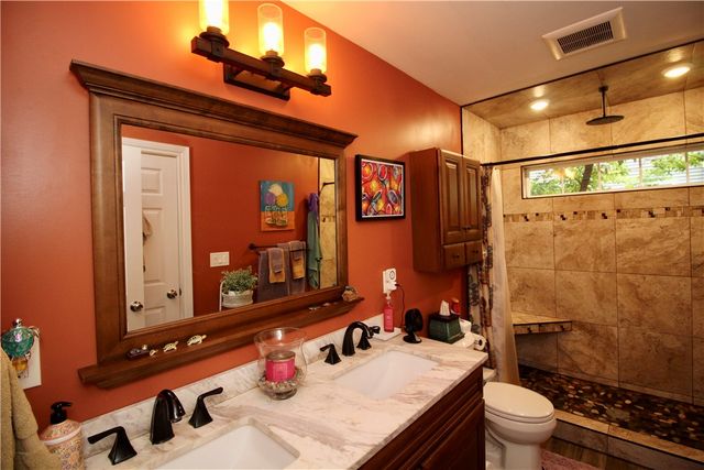 16 Cullens Run, Pittsford, NY 14534