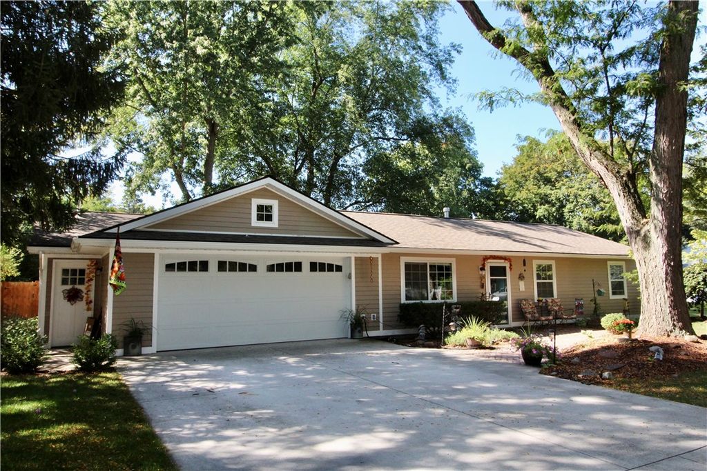 16 Cullens Run, Pittsford, NY 14534