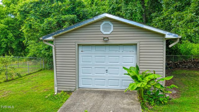 159 Reynolds Hills Drive, Rogersville, TN 37857