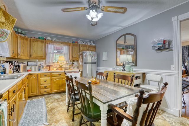 159 Reynolds Hills Drive, Rogersville, TN 37857
